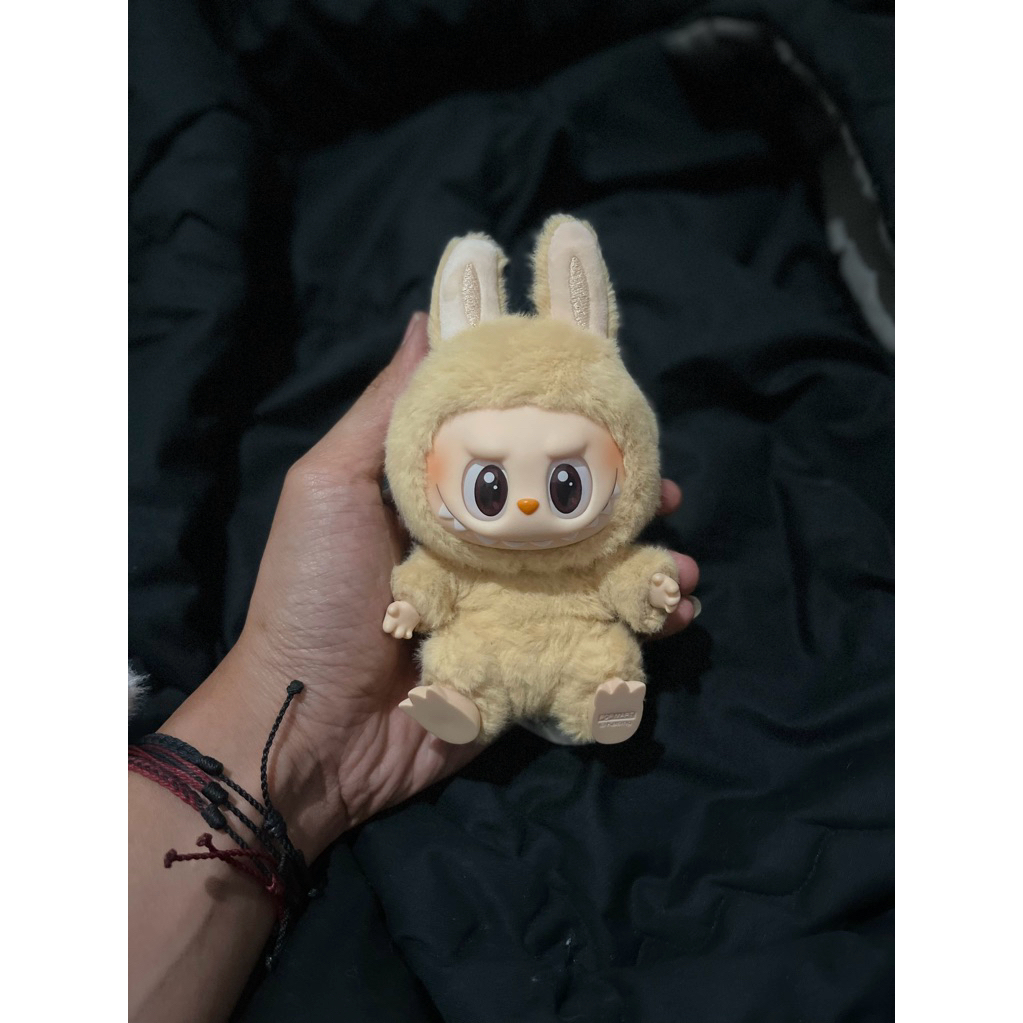 LABUBU HAVE A SEAT - DADA