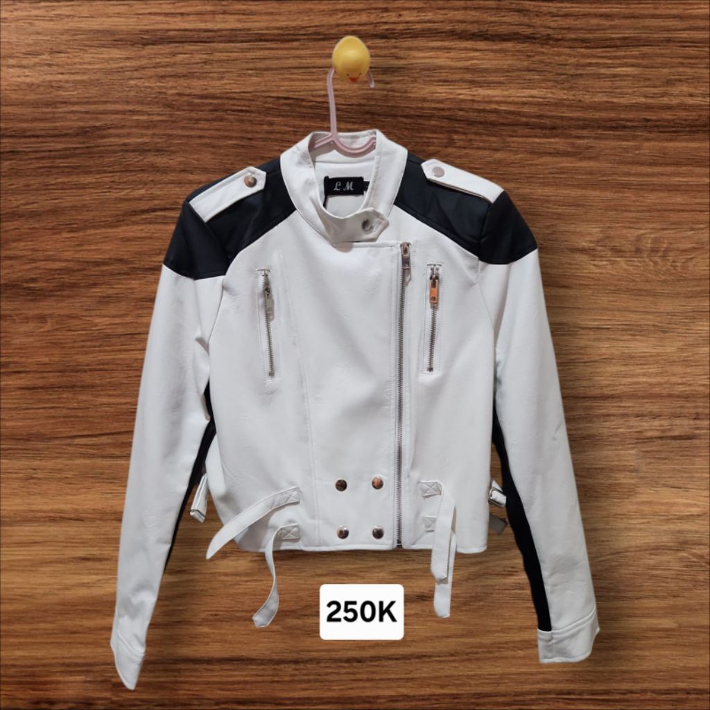 jaket kulit warna putih hitam