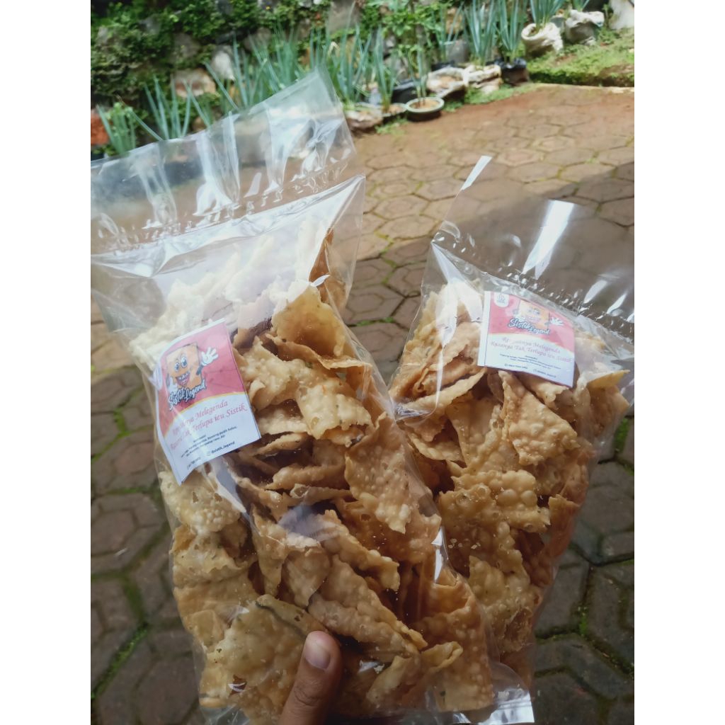 

Sistiklegend kemasan 200gram,keripik bawang renyah