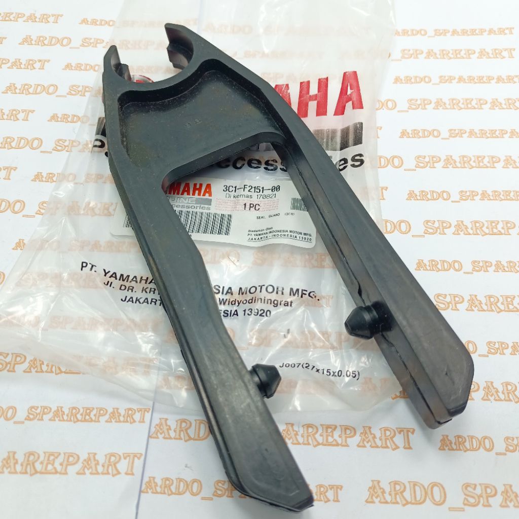 KARET BANTALAN TAHANAN RANTAI SEAL GUARD SWING ARM VIXION OLD (2007-2011) 3C1-F2151-00 ORI YAMAHA