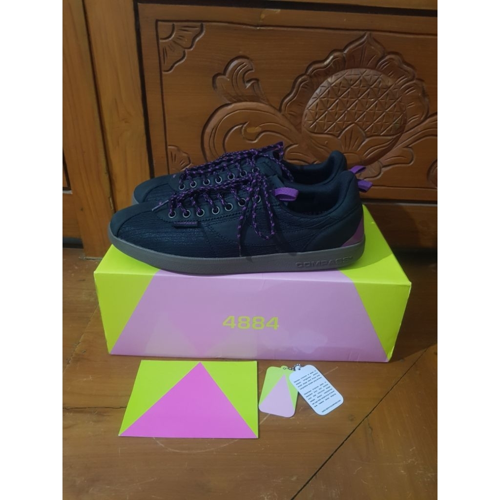 Compass Tribune 4884