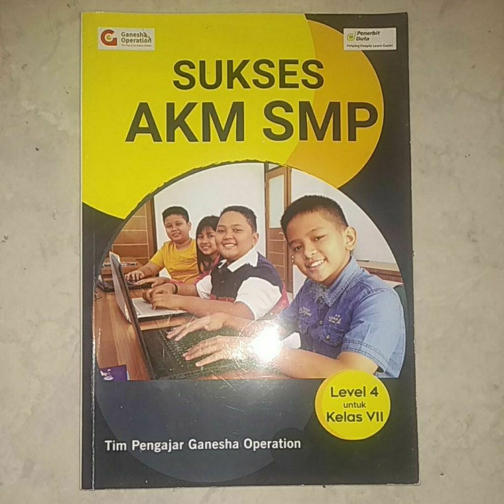 (Preloved/Buku Bekas) Sukses AKM SMP Level 4 untuk Kelas 7 Ganesha Operation