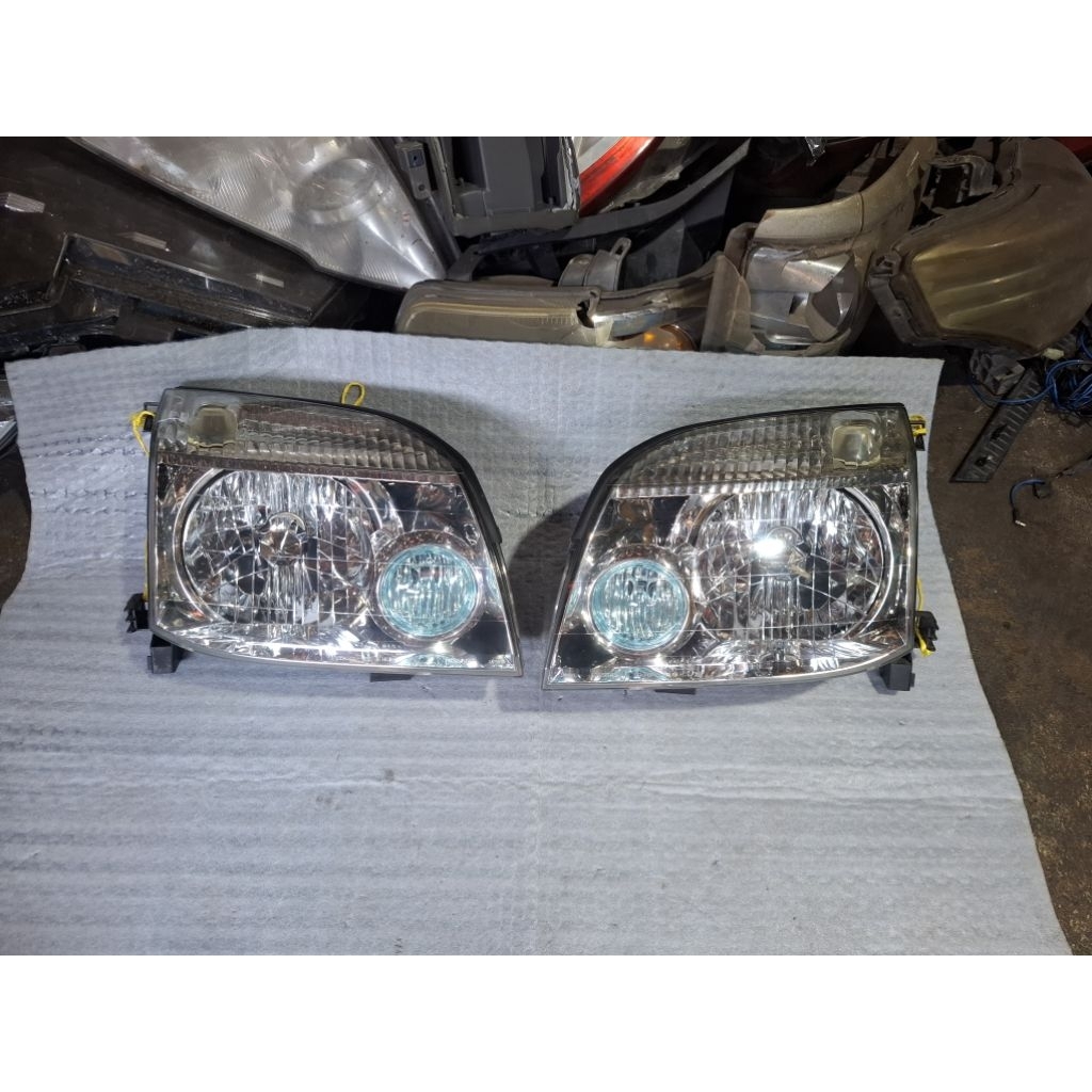 Headlamp Nissan Xtrail T30 Original