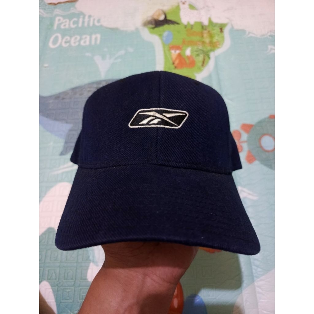 Topi Reebok Preloved