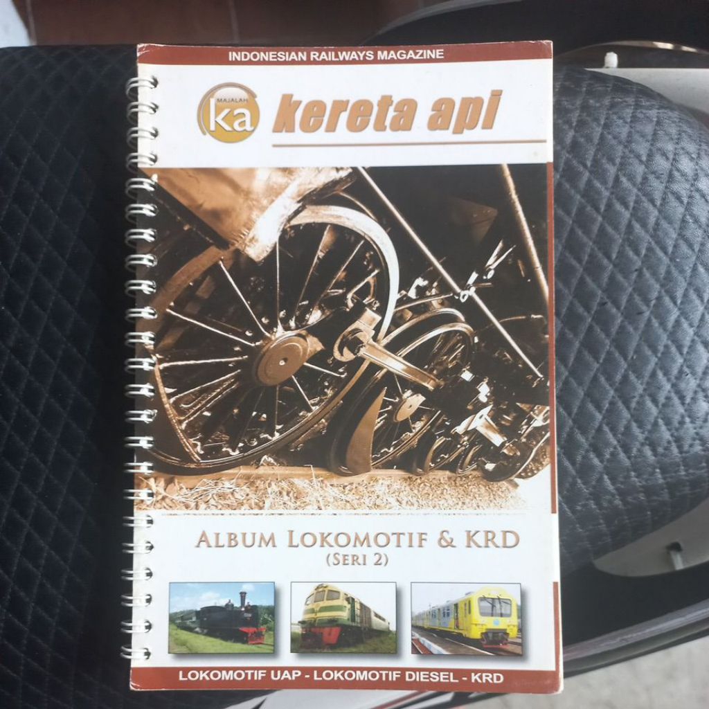 Majalah Kereta Api Album Lokomotif