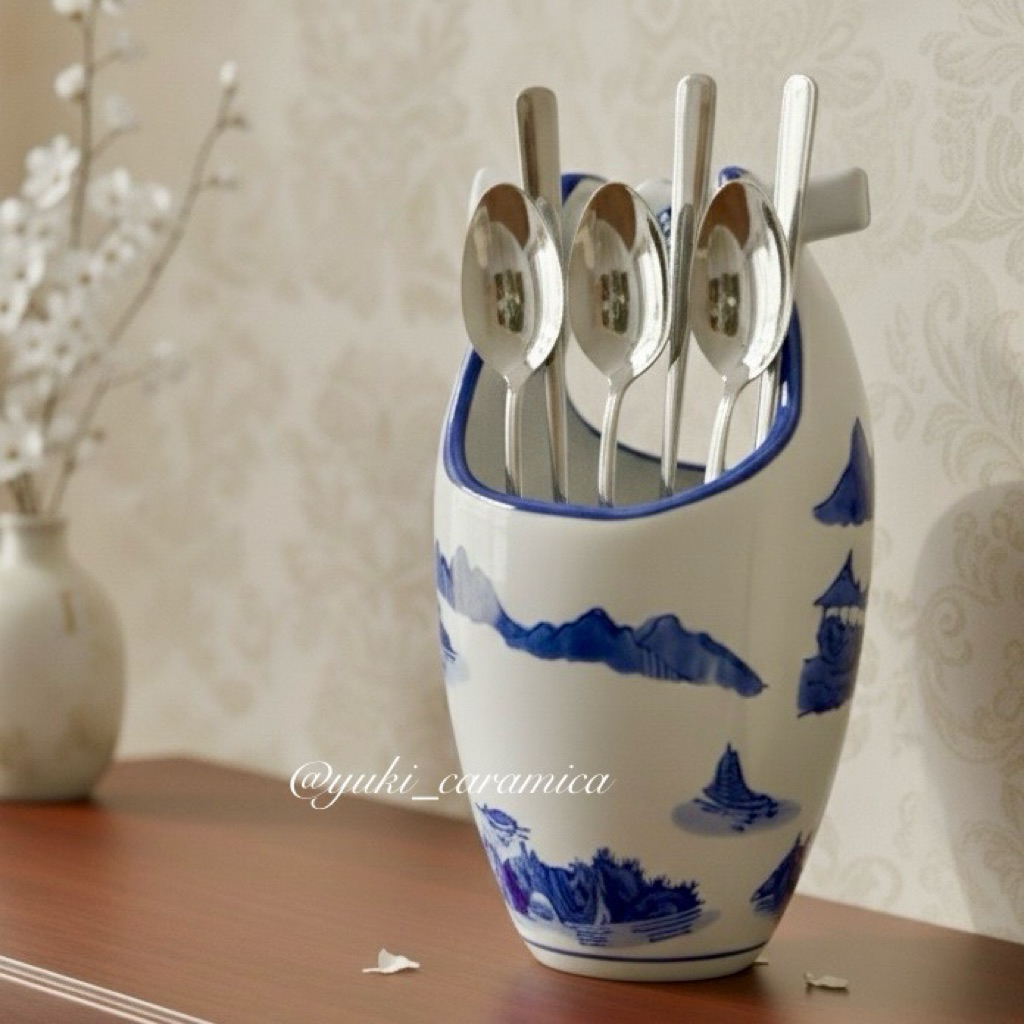 tempat sendok keramik biru putih
