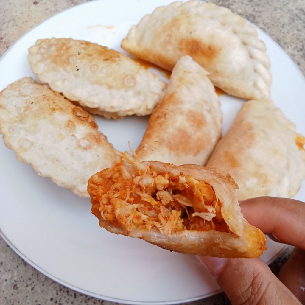 

Cireng ayam suwir pedas perpack isi 6