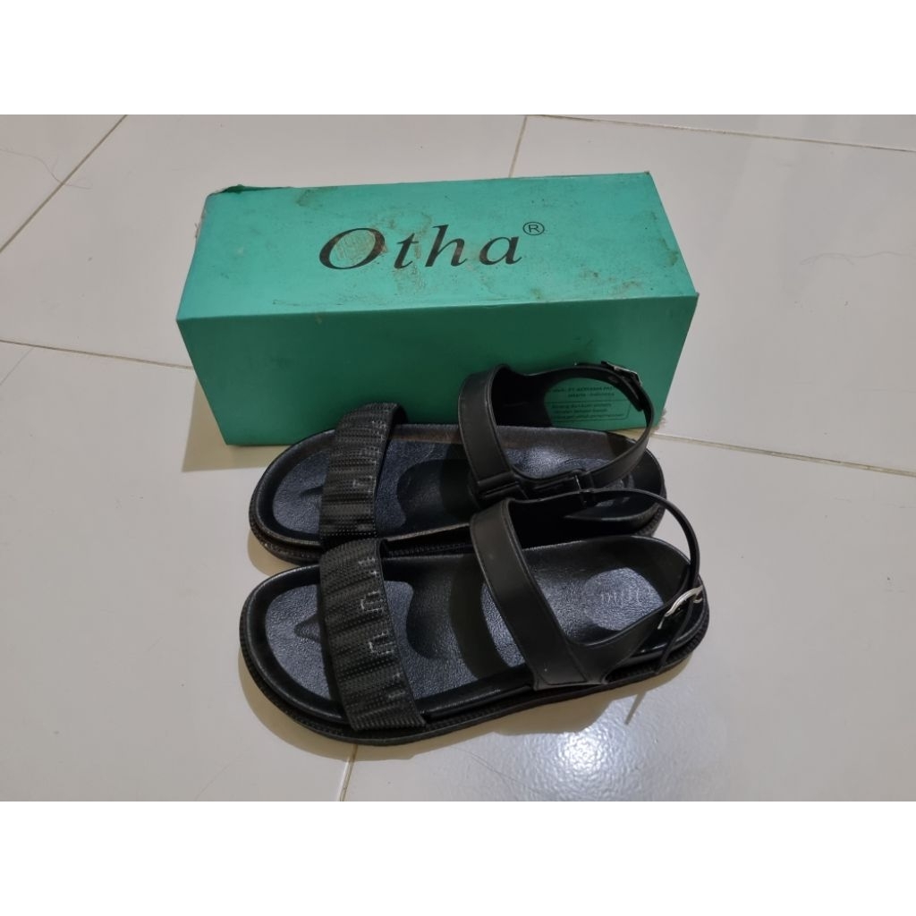 Sepatu sandal kekinian dr Otha