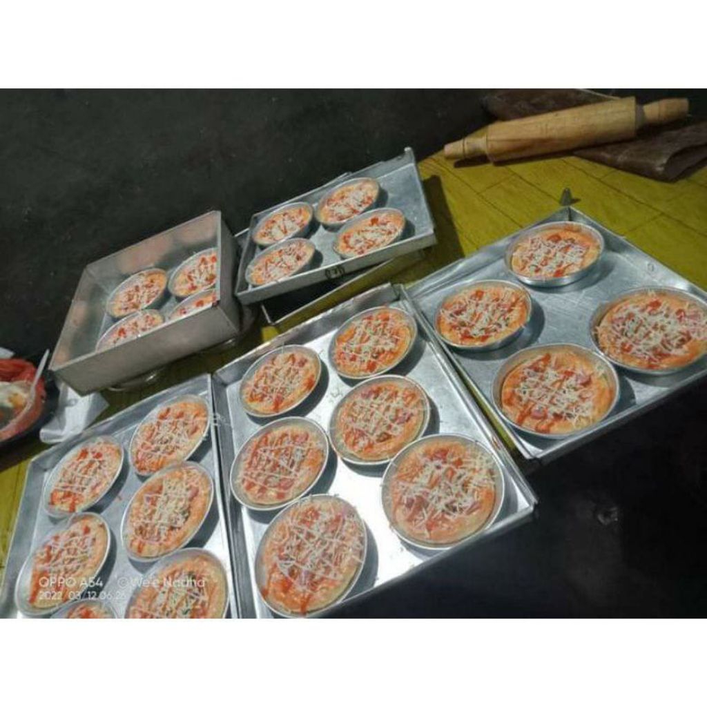 1Lusin isi 12pcs Cetakan Pizza Mini / Cetakan pizza kekinian
