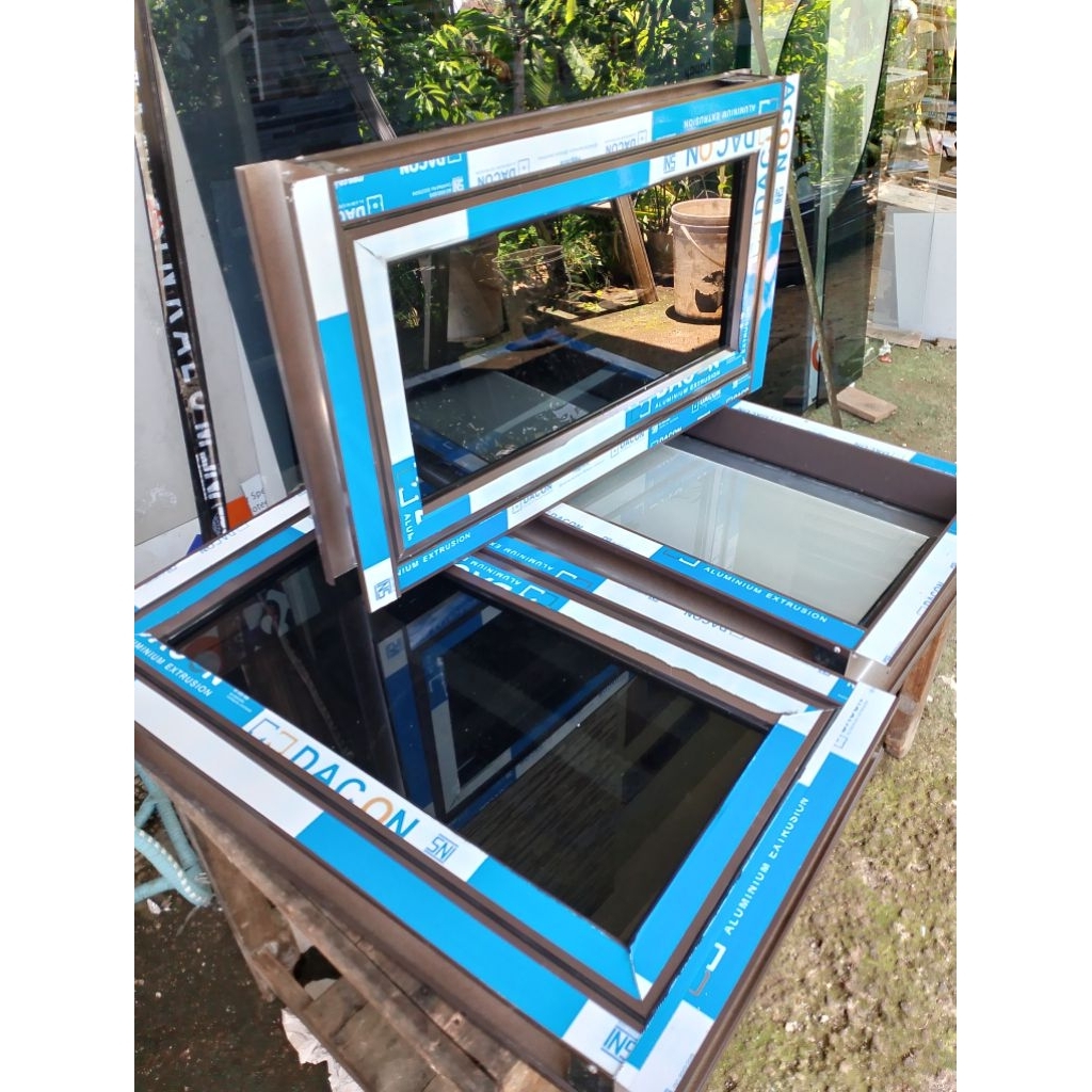 jendela 40 x 60cm engsel casmen kusen aluminium free packing kayu