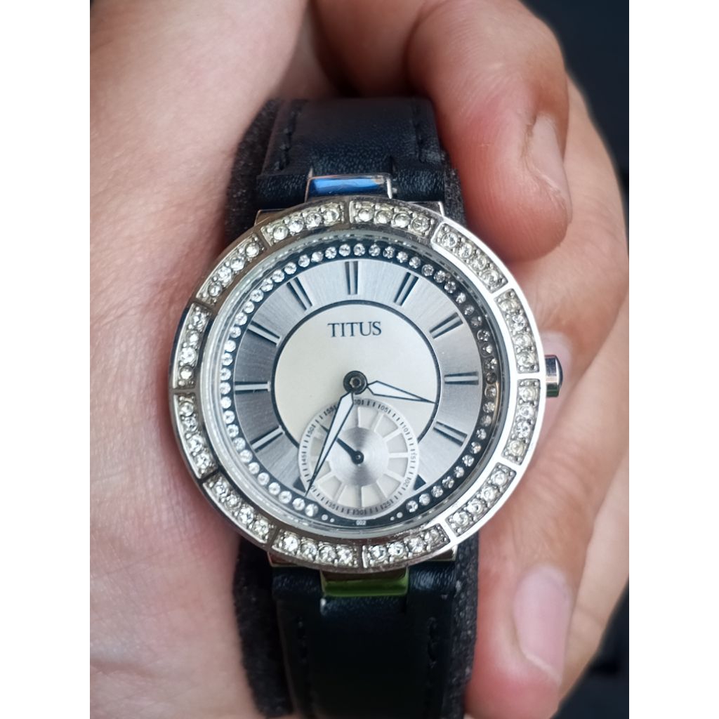 jam tangan Titus Quartz