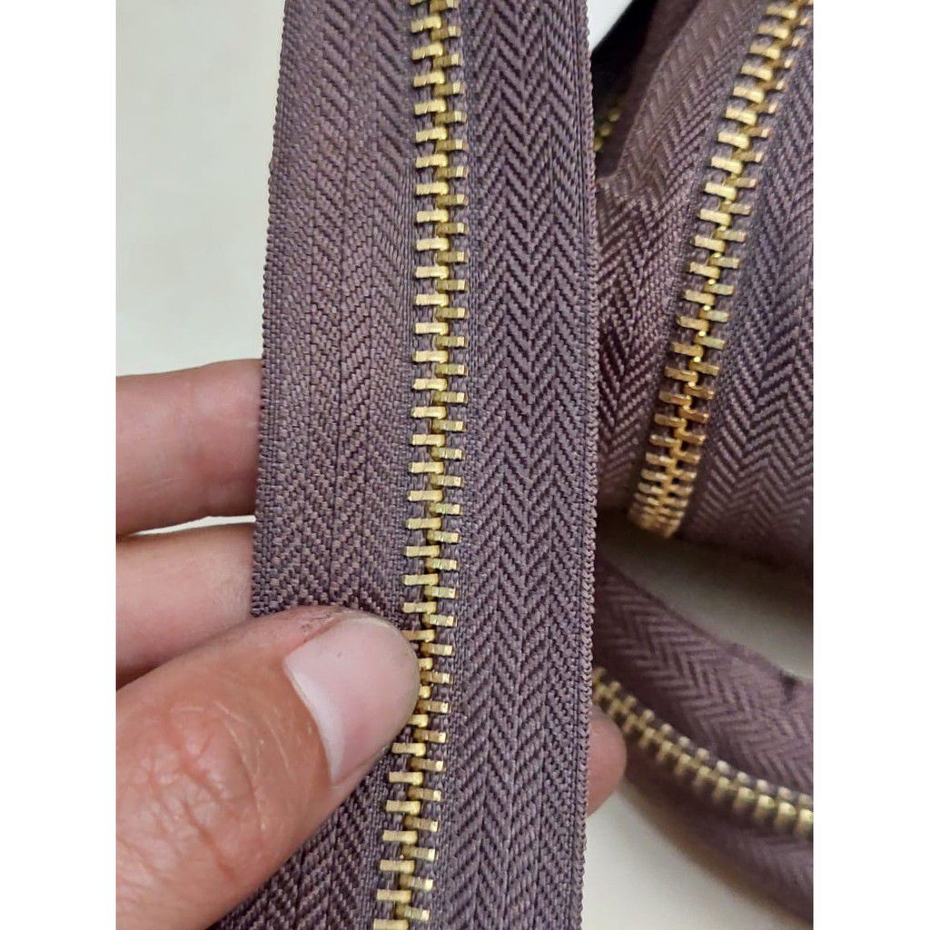 Daun Rasleting Gigi Besi no5 Meteran Resleting Gigi Besi,ziper Gigi besi Meteran Aksesoris