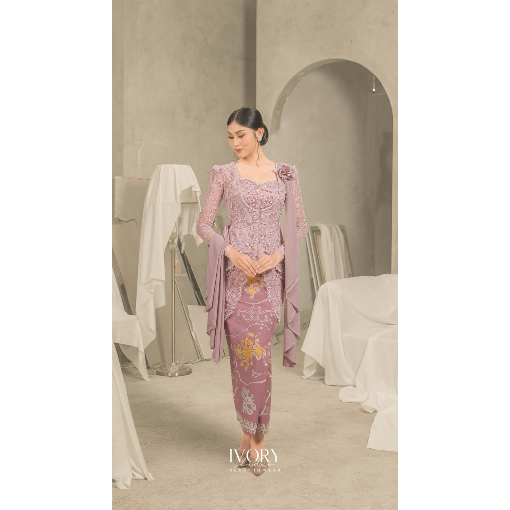preloved ivory studio kebaya