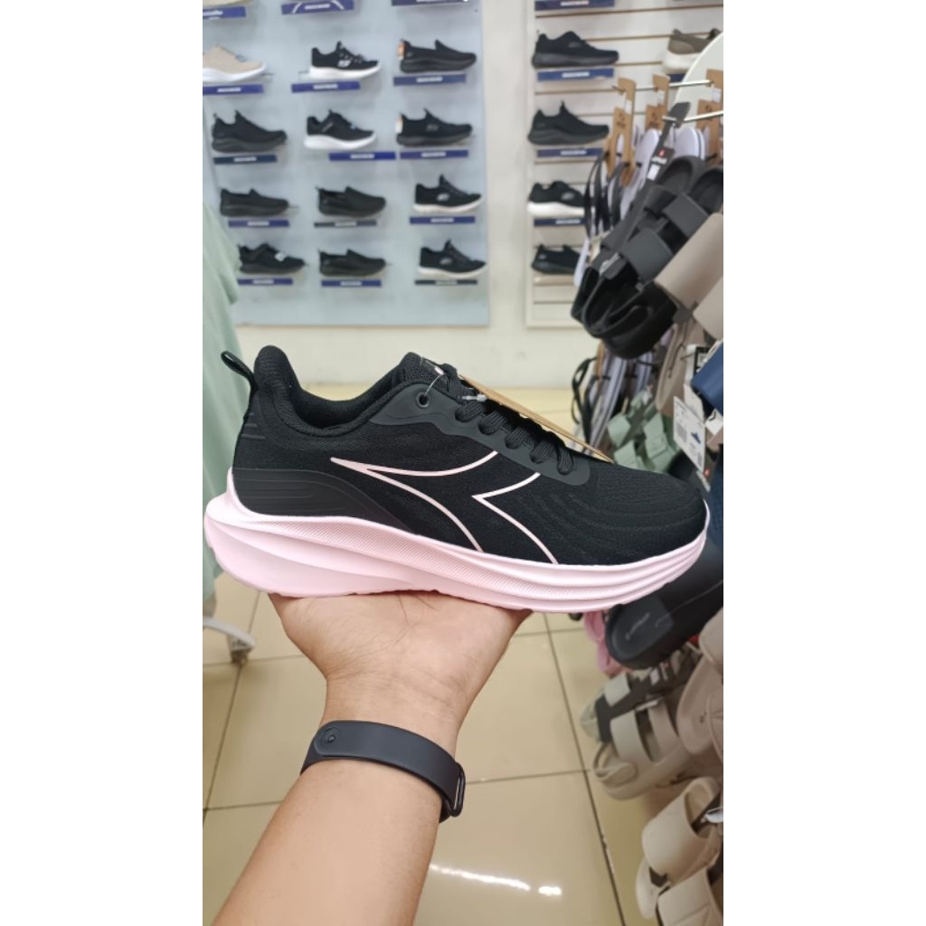 Diadora Proxy Women's Sneakers Shoes Black Pink // diadora proxy women original