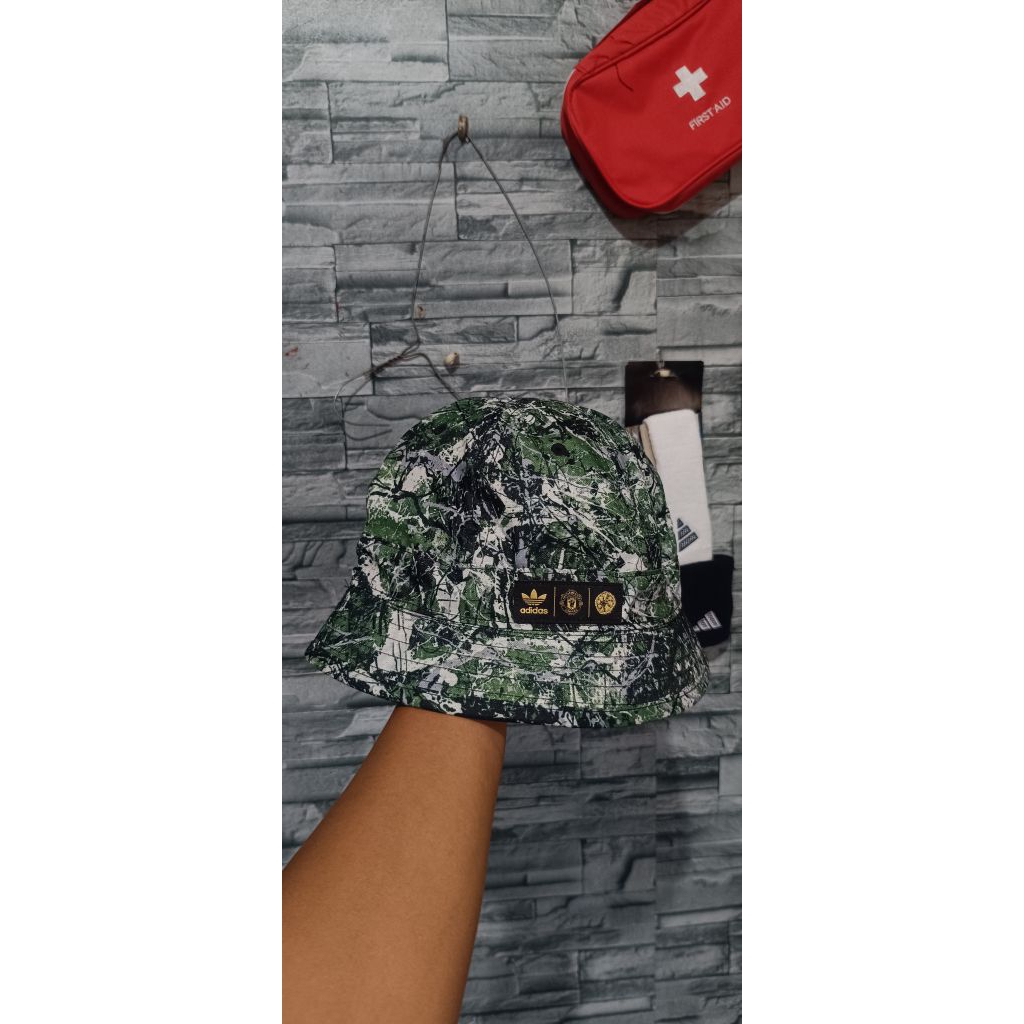 adidas Originals Manchester United x Stone Roses 23/24 Bucket HatLike