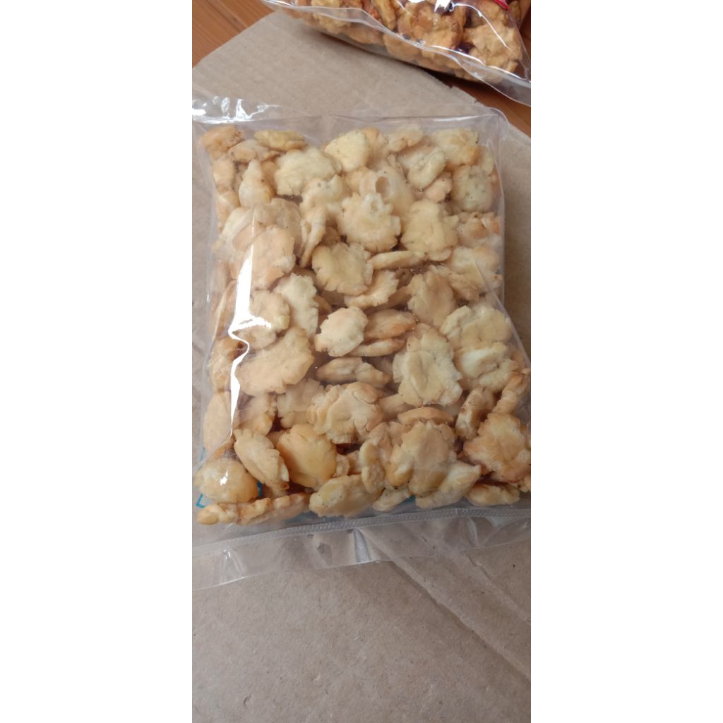 

Kripik melinjo 200 gr rasa gurih khas Indramayu Keripik mlinjo enak gurih