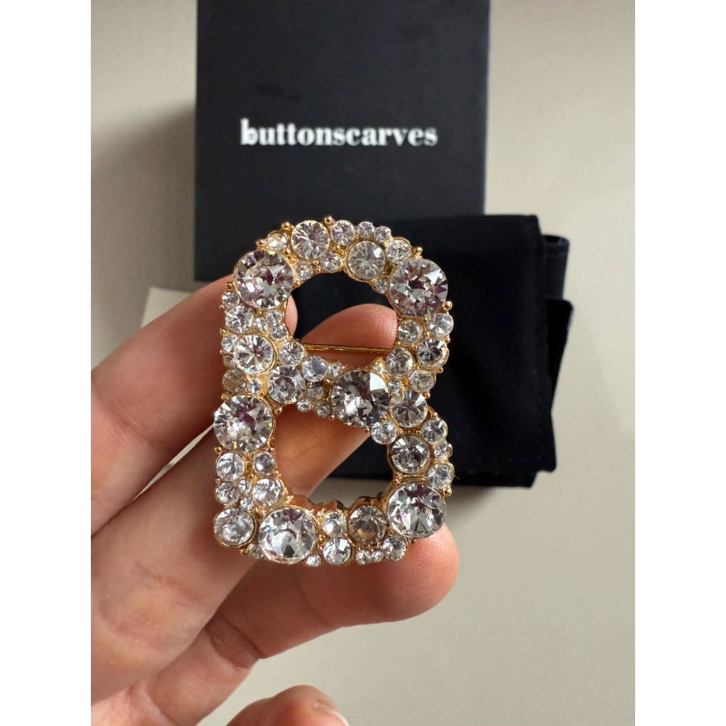 luxe signature crystal brooch gold buttonscarves preloved