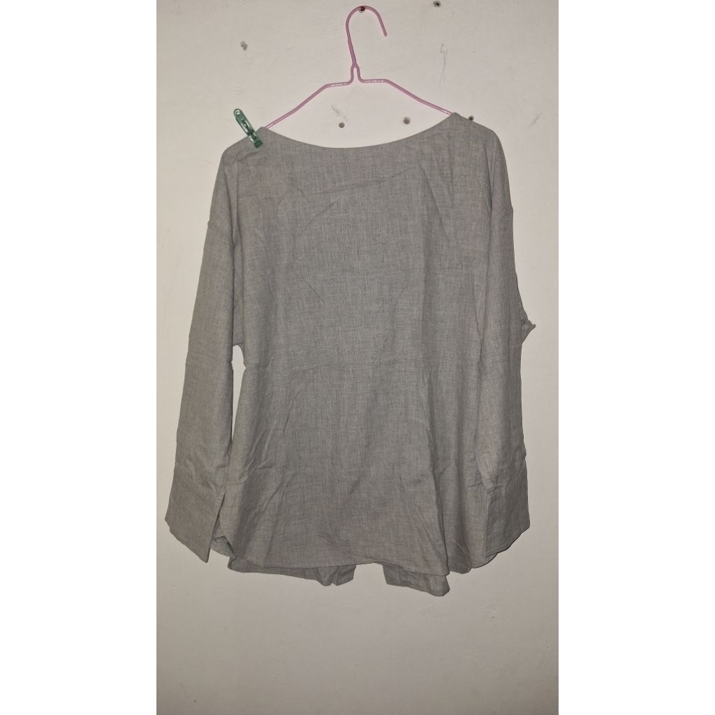 kemeja wanita abu abu preloved