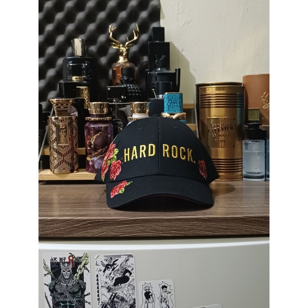 topi hard rock second