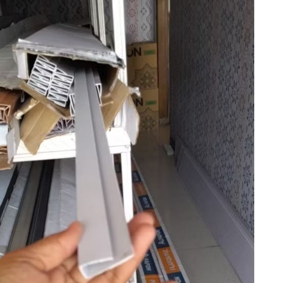 Lis U tutup PVC Putih