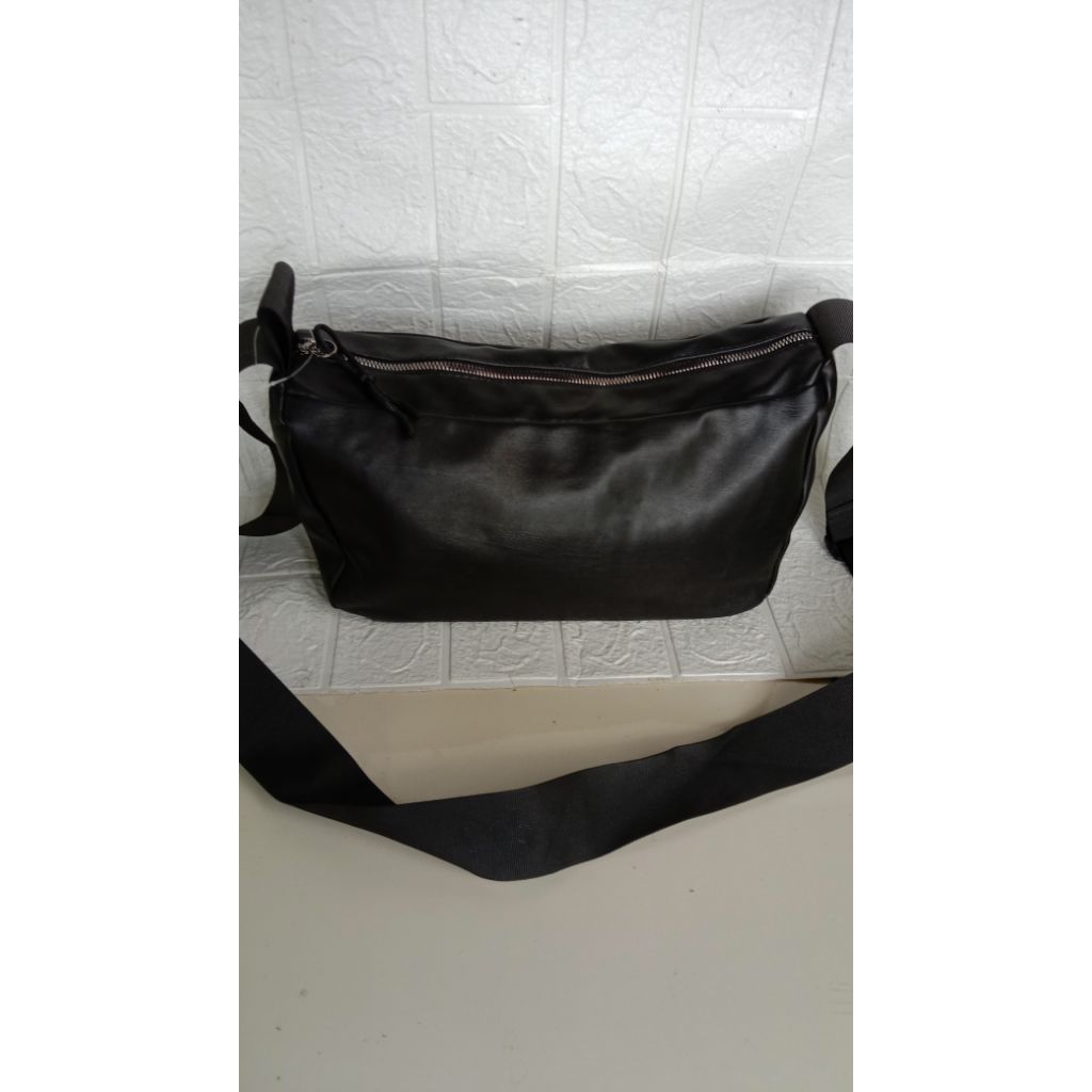 Preloved tas Sling bag PL tas selempang tas hobo totebag kulit pl tas wanita