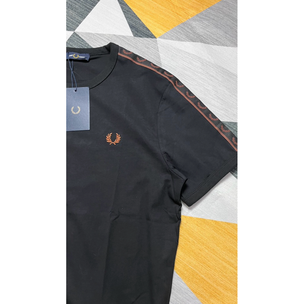 Fred Perry Taped Black Whisky Brown Contrast