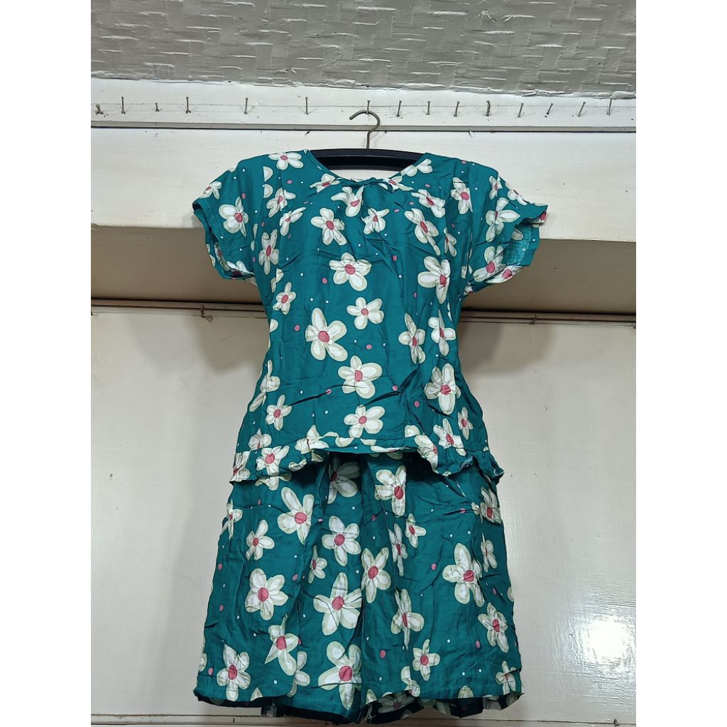 Setelan Hotpants Standar Gajah Putih