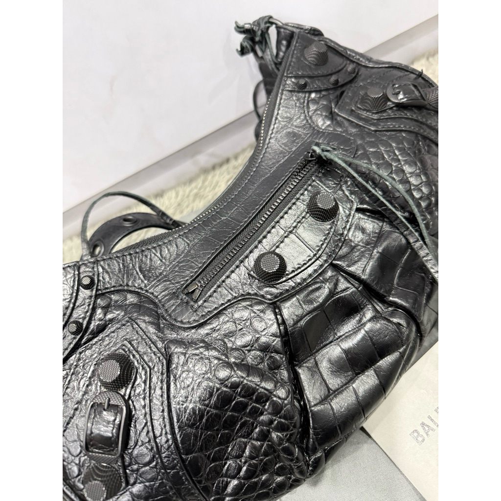 PRELOVED BALENCIAGA LE CAGOLE SMALL CROCO