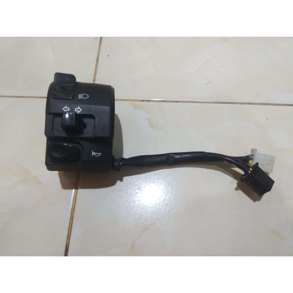 HOLDER KIRI NMAX NEW