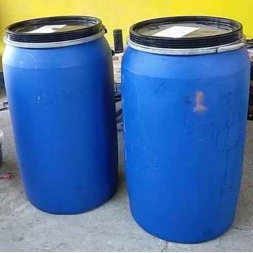 drum plastik 250liter komplit tutup dan  klem.bahan kuat awet bersih.unyuk untuk silase fermentasi.t