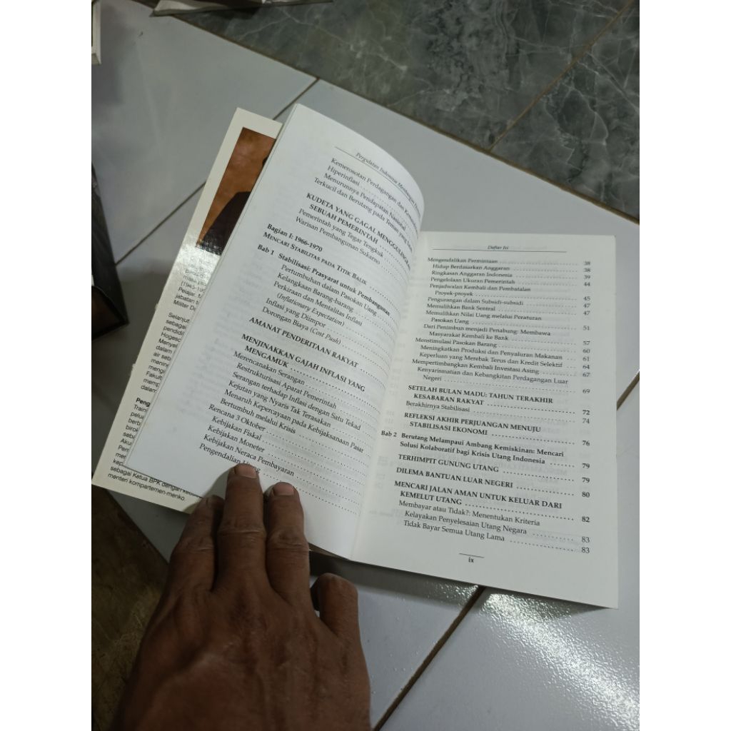 PERGULATAN INDONESIA MEMBANGUN EKONOMI PRAGMATISME DALAM AKSI-RADIUS PRAWIRO-Di GB2