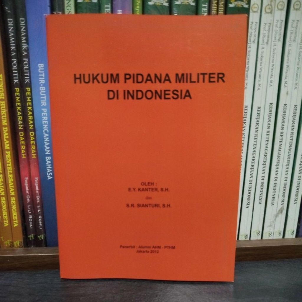 buku hukum pidana militer di Indonesia