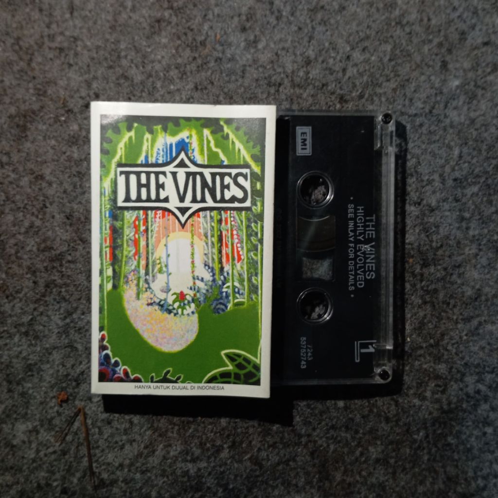 Kaset Pita The Vines Album Highly Evolved (Original)