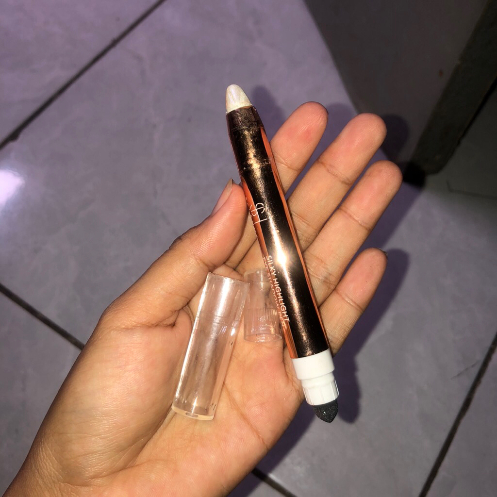 Eyeshadow gliter putih