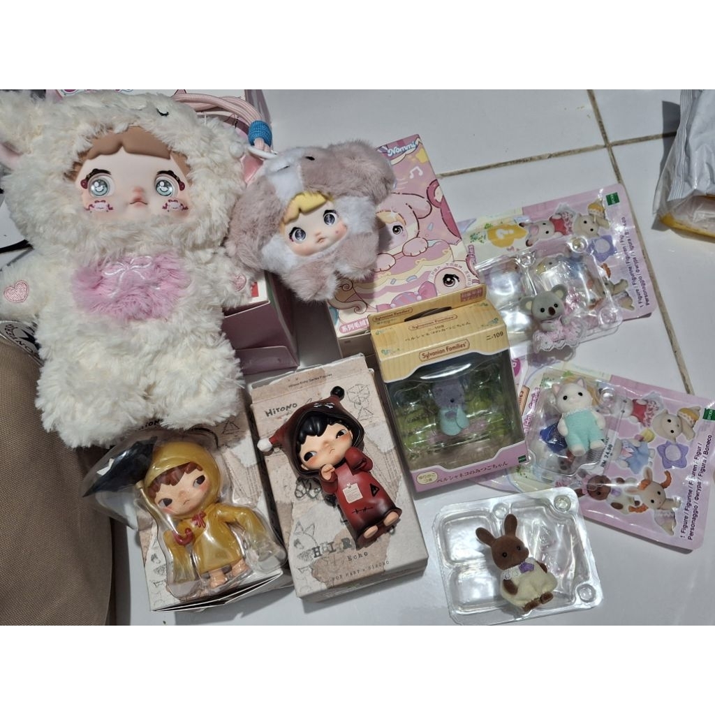 (CLEARANCE SALE ORIGINAL) Nommi V1 Nene, Cherry Doggie Plush Keychain, Hirono Echo Journey In The Ra
