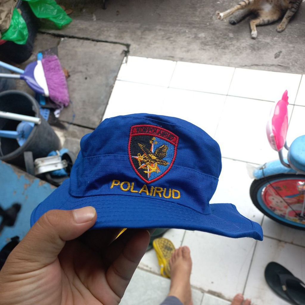 topi rimba biru dan hitam polair airud polri