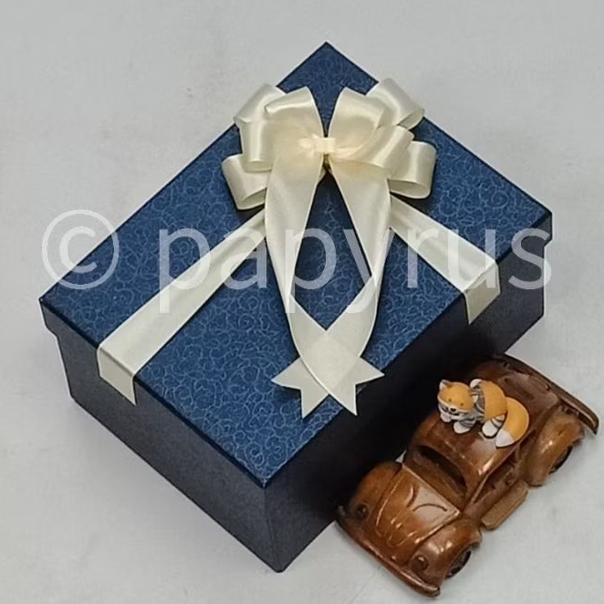 

PAPYRUS 15x20 Tinggi 10cm Kotak Kado Gift Box Hardbox Hampers V2