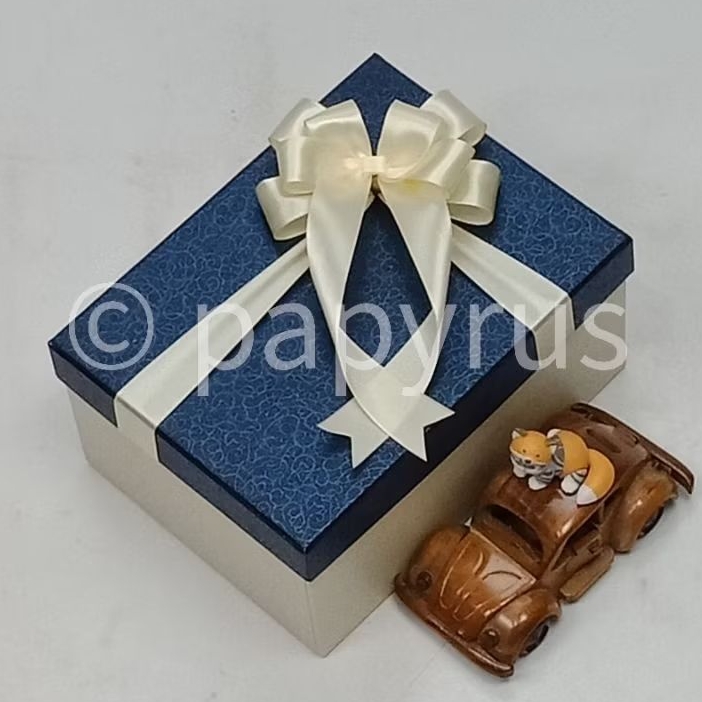 

PAPYRUS Kombinasi 15x20 Tinggi 10cm Kotak Kado Gift Box Hardbox Hampers V2