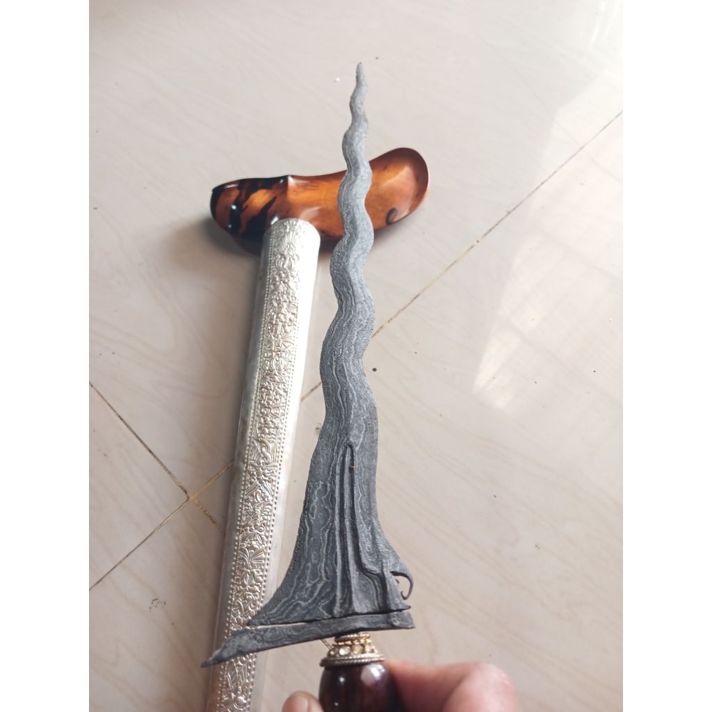 keris sengkelat luk 13 sepoh est.mataram pamor wengkon isen jaminan sepoh
