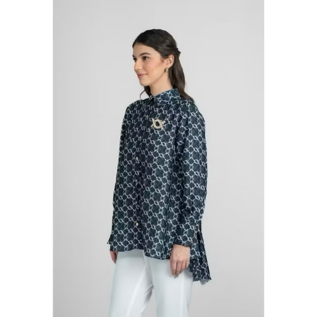 Monogram Pleated Klamby