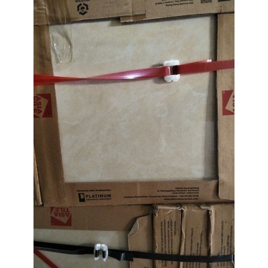 Keramik Lantai 40x40 Kilap Zigma Cream