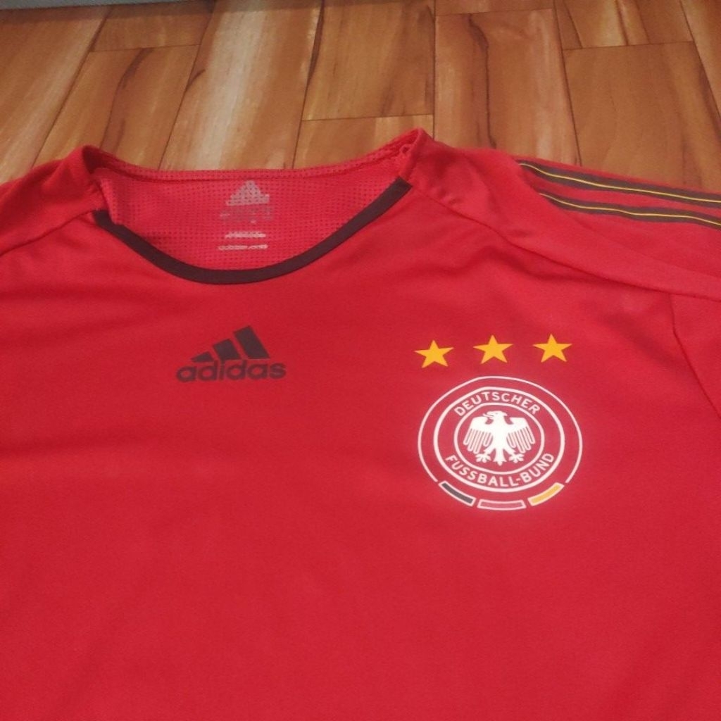Jersey bola bekas Jerman