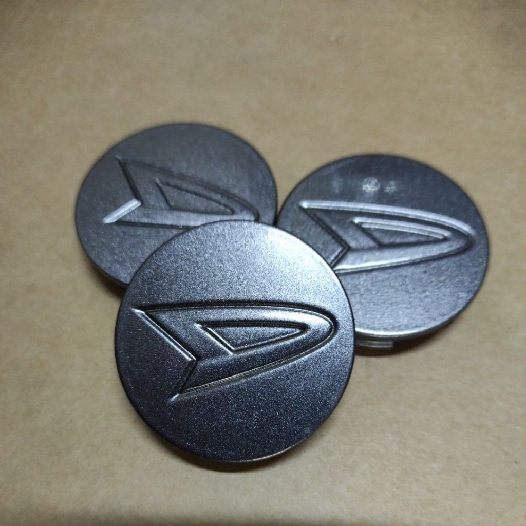 TUTUP DOP DAIHATSU VELG MOBIL AYLA ,SIGRA,DLL WARNA ABU METALIC