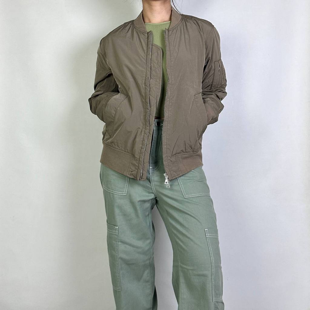 jaket wanita Global work size M (seperti baru)  100% original 090925L