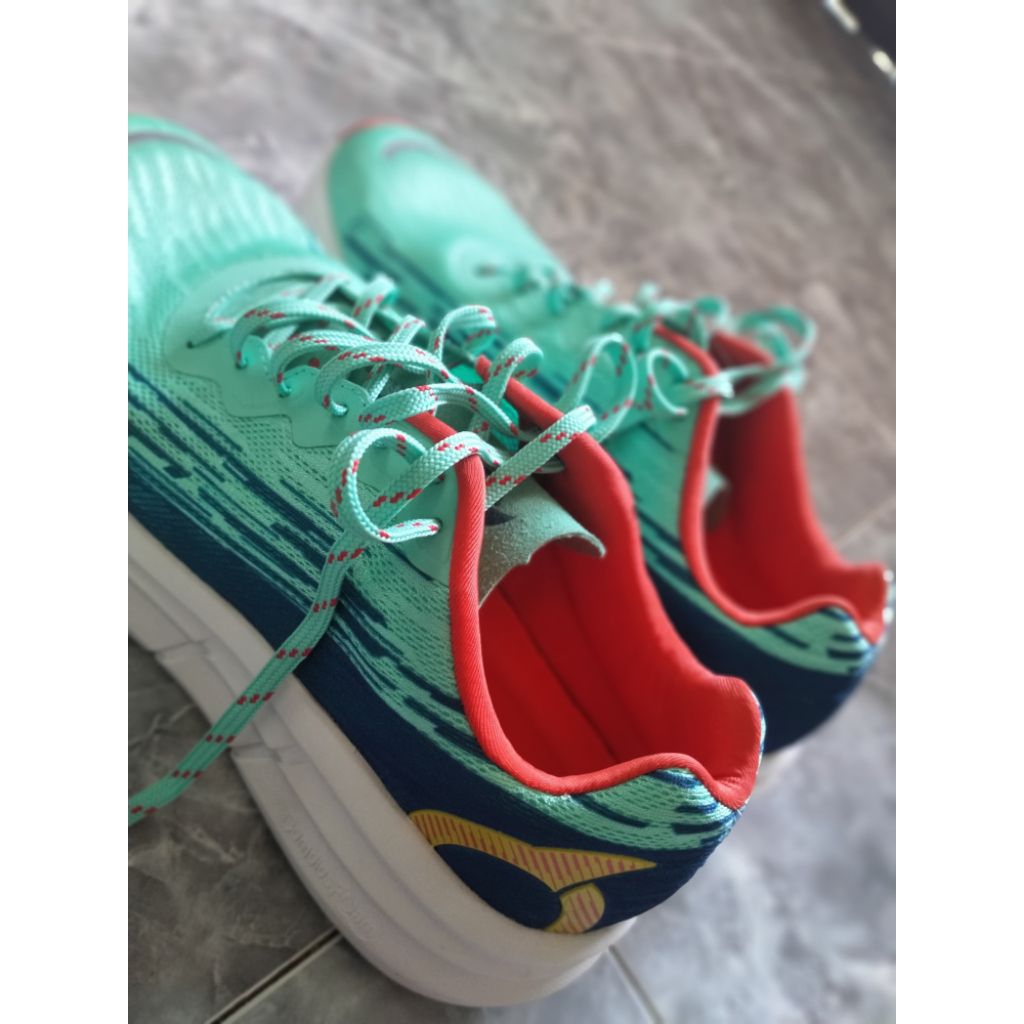 Sepatu running second ortuseight hyperfuse 1.3