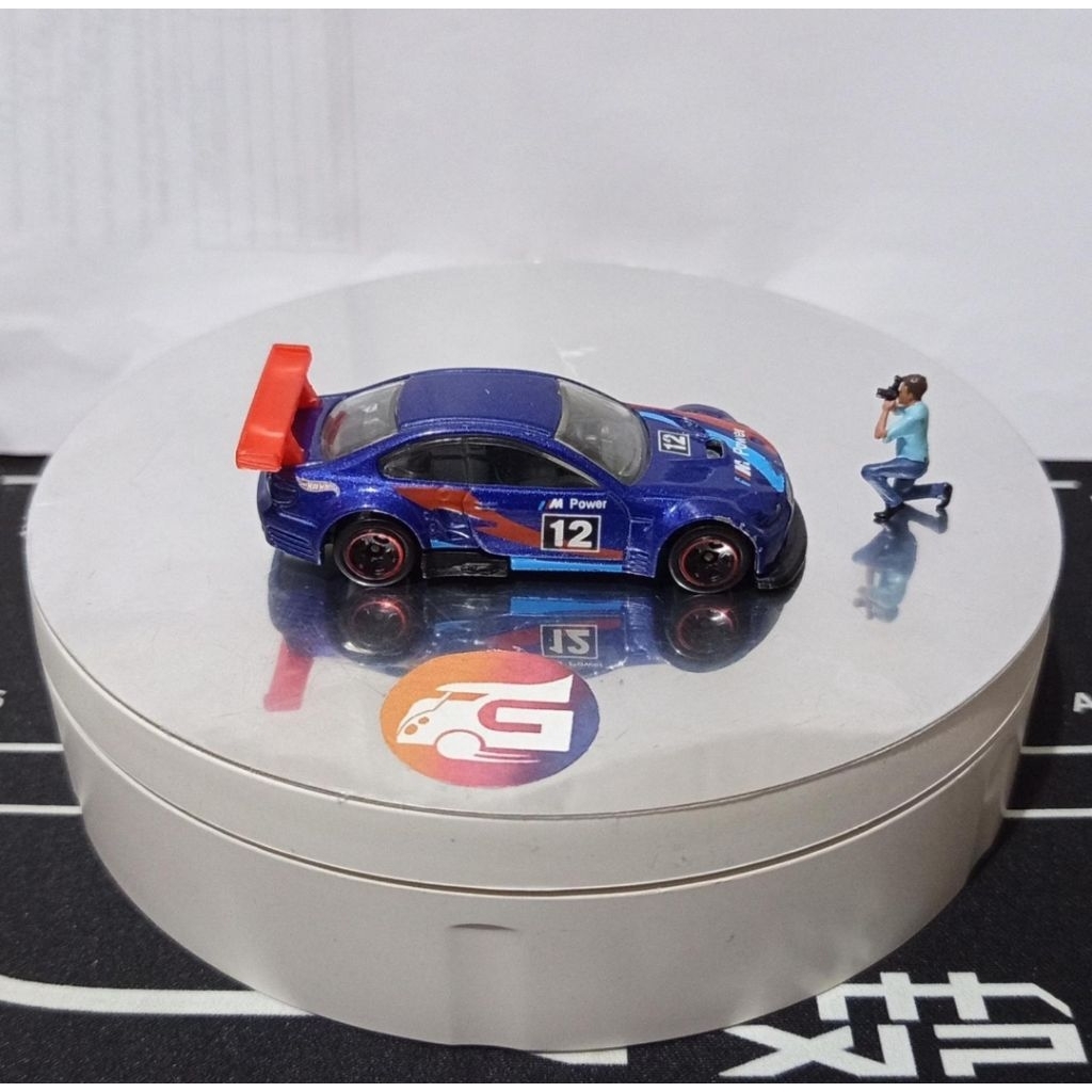 Hot wheels BMW M3 GT2 biru loose from bmw series ( open rivet & swap wheels )