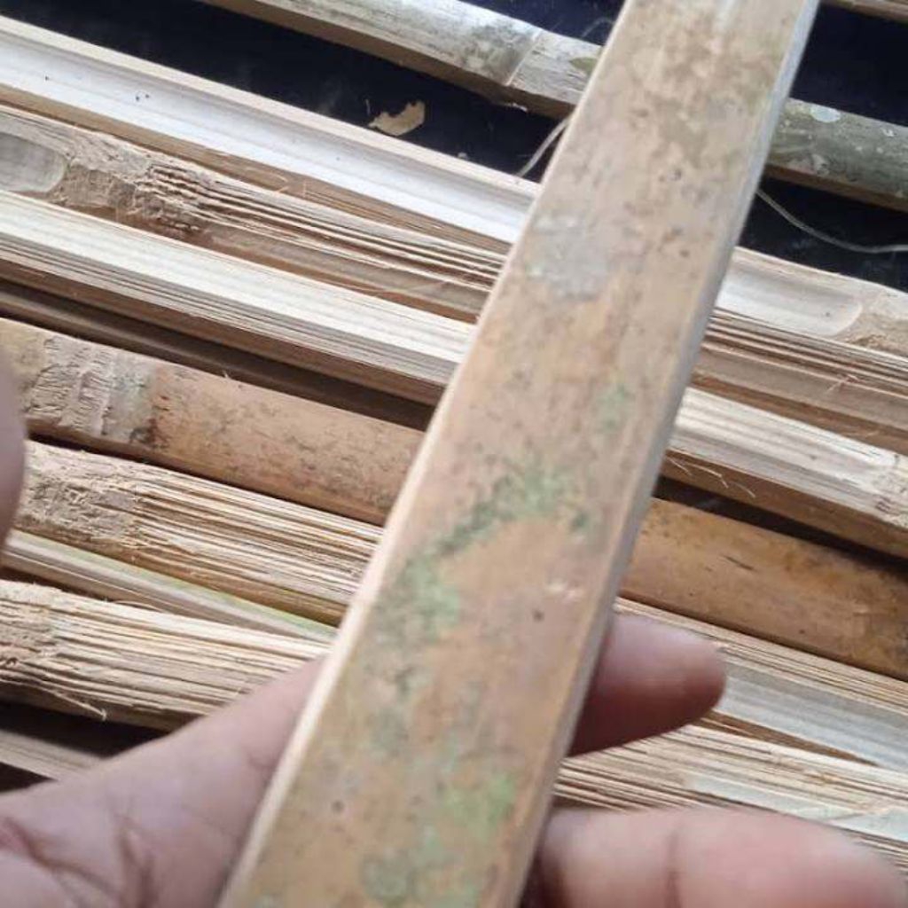 

TAMBAHAN PACKING BAMBU UNTUK KEAMANAN PENGIRIMAN