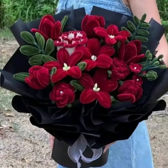buket bunga kawat bulu merah hitam