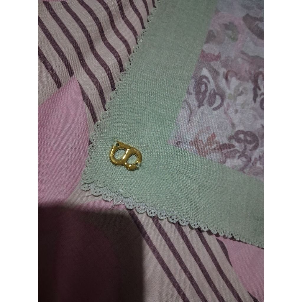 Preloved Buttonscarves Ederra Voile Square XL