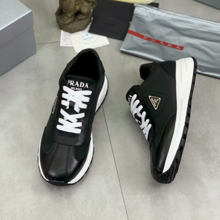 Prada men's casual board shoes, fashionable new leather sneakers, comfortable running shoes